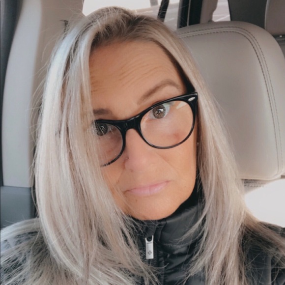 Meet your Posher, Racquel - Picture 2 of 2